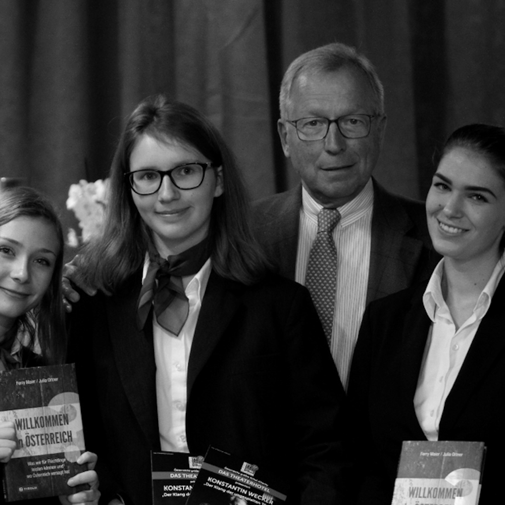 Abb 3.: Jennifer Göller, Elisabeth Querfeld, Dr. Ferry Maier, Sophie Kohzina